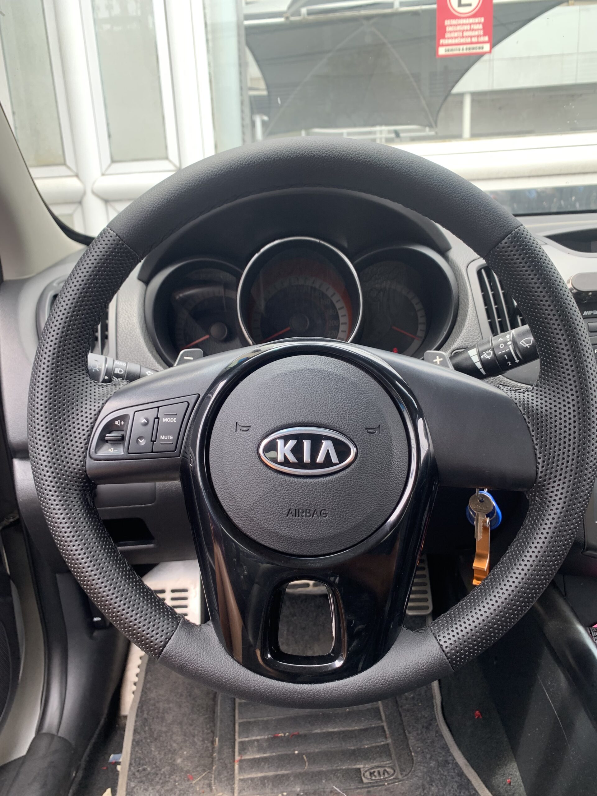 Reforma de volante em couro